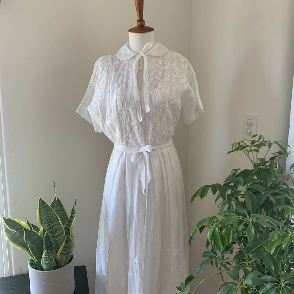 Vintage 1930s White Organdy Wedding Dress - Picture 8 of 12